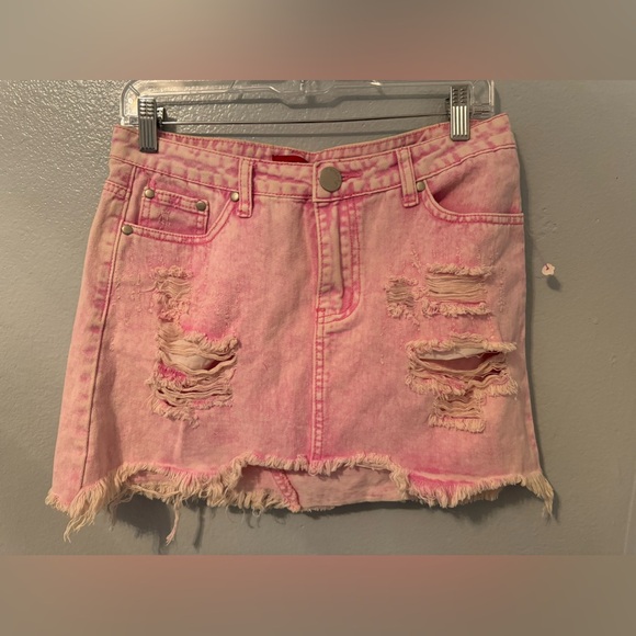 Signature 8 Women Pink Distressed Denim Skirt Medium - Picture 1 of 4